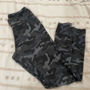 Express camo leggings